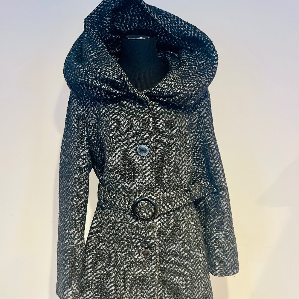 Hawke & Co Women's Black and Gray Herringbone Cape